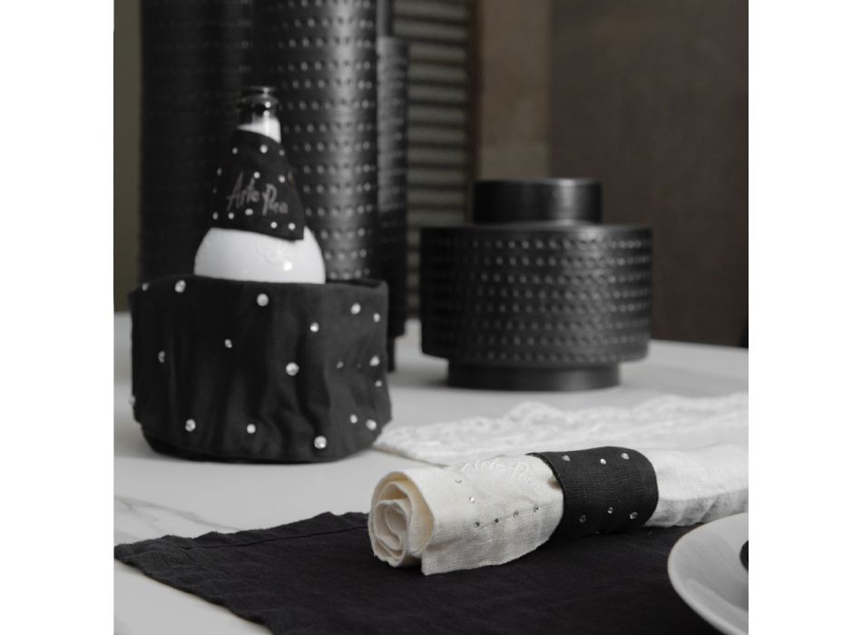 Égouttoir en lin blanc ou noir avec broderie et cristaux 2 pièces - Salvino Viadurini
