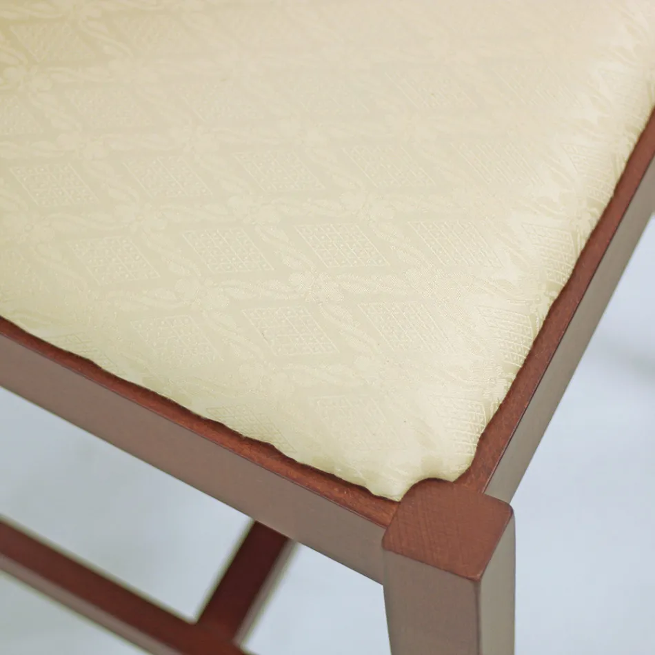 Chaise classique en bois avec assise en tissu, design italien - Baptiste Viadurini