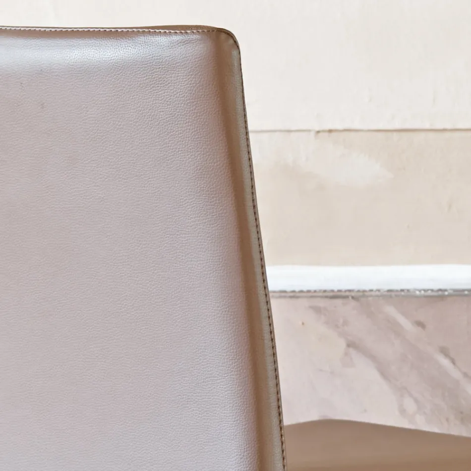 Chaise de cuisine rembourrée en cuir avec structure en frêne fabriquée en Italie - Sunny Viadurini