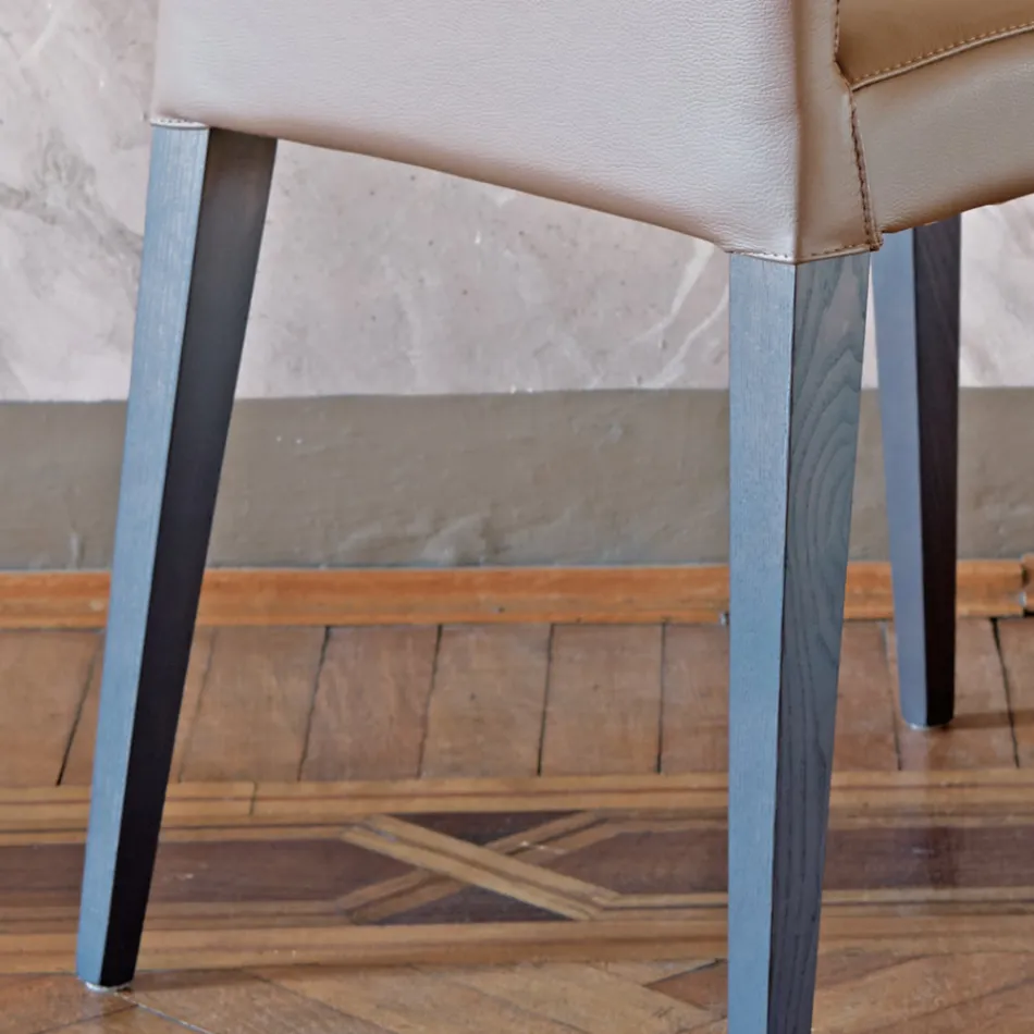Chaise de cuisine rembourrée en cuir avec structure en frêne fabriquée en Italie - Sunny Viadurini