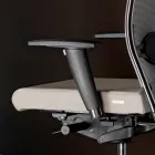 Chaise de bureau ergonomique pivotante avec roulettes et accoudoirs - Gimiglia Viadurini