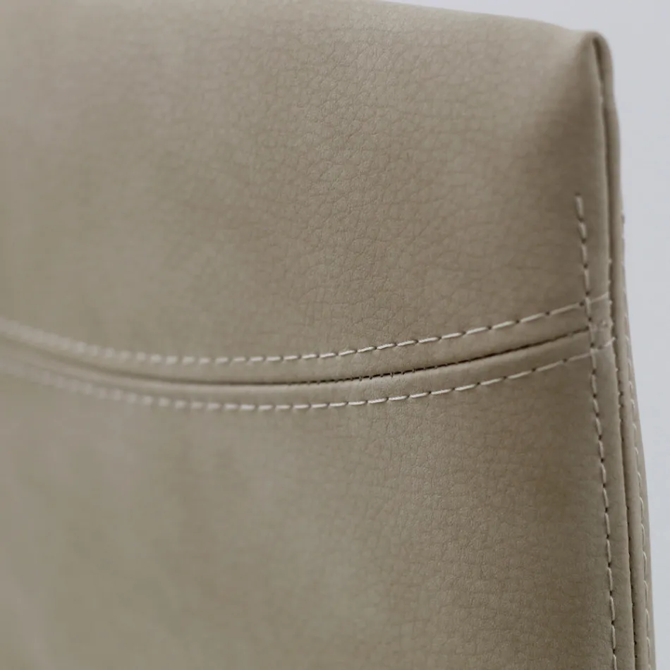 Chaise de salon en similicuir avec pieds laqués Made in Italy - Roslin Viadurini