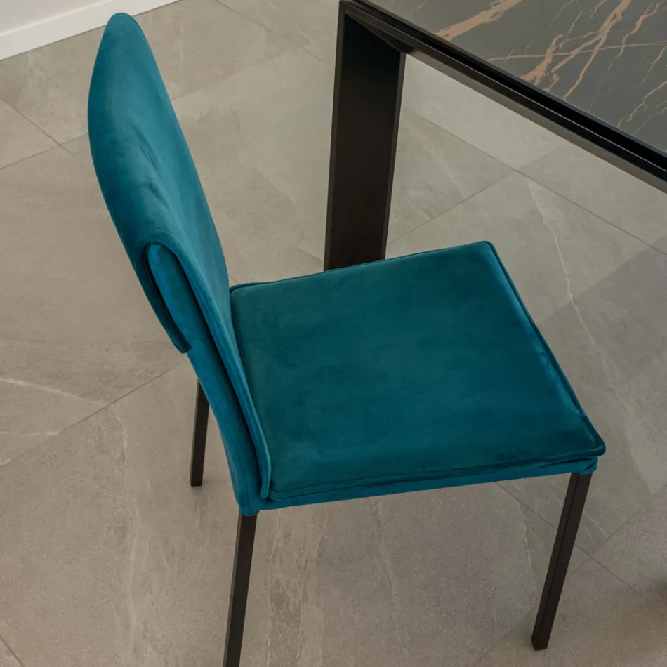 Chaise de salon en velours antitache et structure noire - Haroon Viadurini