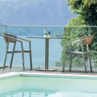 Chaise empilable avec assise en textilène et dossier en osier torsadé - Passion Viadurini