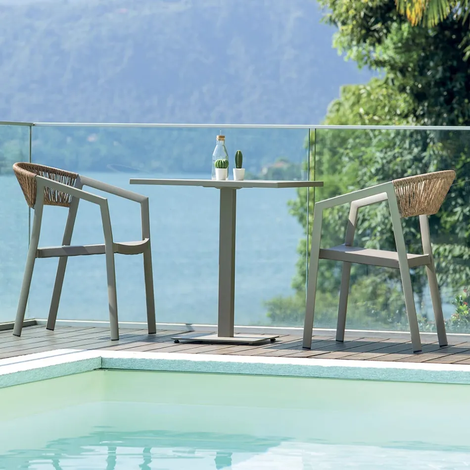 Chaise empilable avec assise en textilène et dossier en osier torsadé - Passion Viadurini