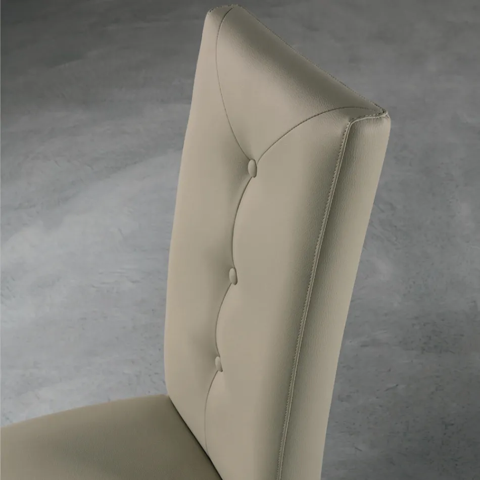 Chaise en bois et assise en éco-cuir avec boutons design italien - Mircea Viadurini