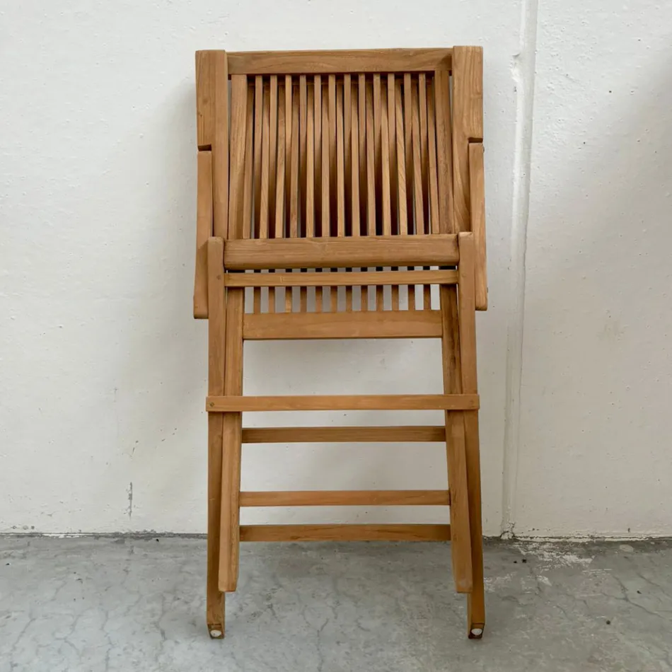 Chaise d'extérieur pliante en teck avec accoudoirs – Yggdrasil Viadurini