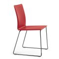 Chaise en cuir rouge et pieds en acier noir fabriquée en Italie - Stella