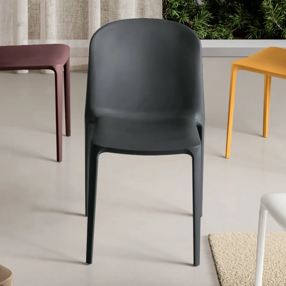 Ensemble de deux chaises empilables en polypropylène de couleurs différentes - Evania Viadurini