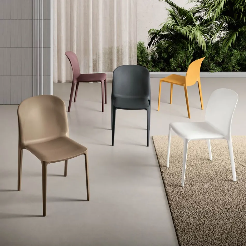 Ensemble de deux chaises empilables en polypropylène de couleurs différentes - Evania Viadurini