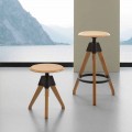 Tabouret à vis Sit de design, en bois et polypropylène