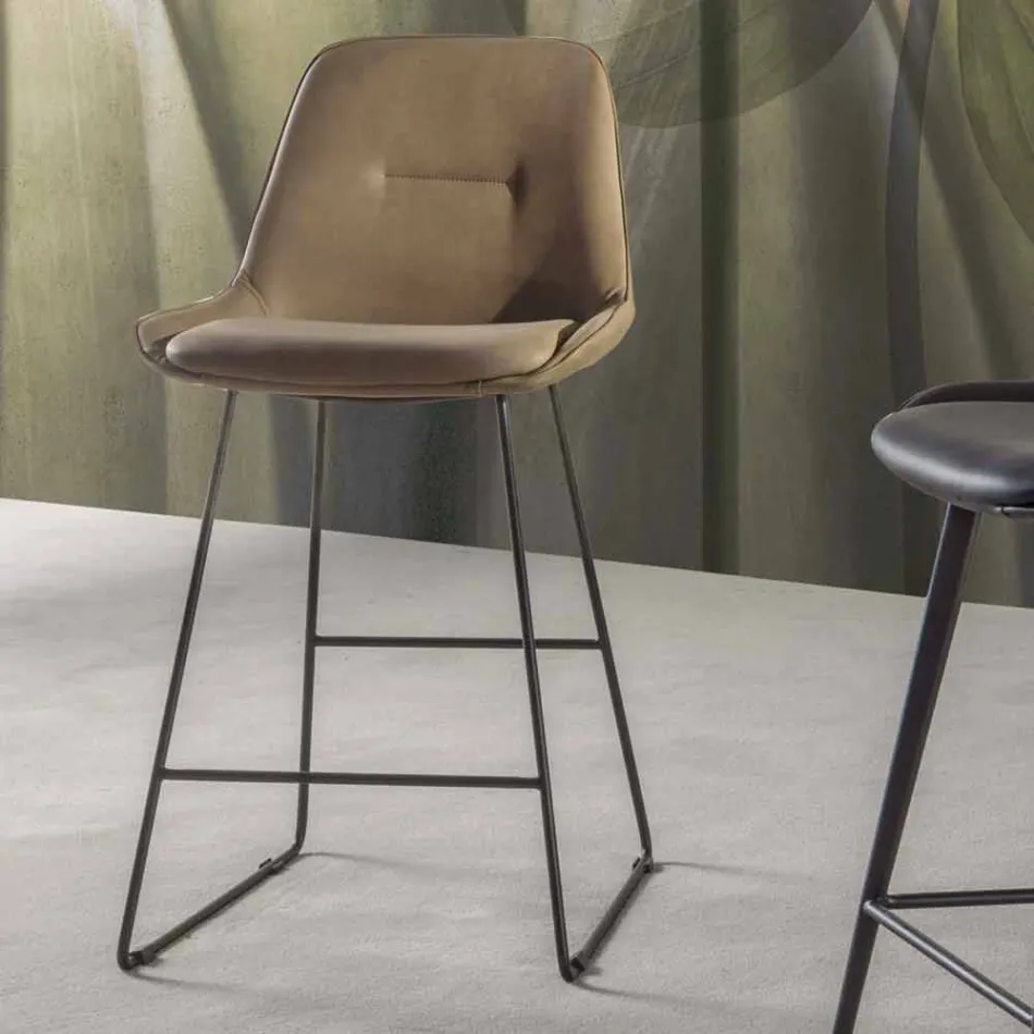 Tabouret de design moderne avec traîneau en métal peint - Ines Viadurini