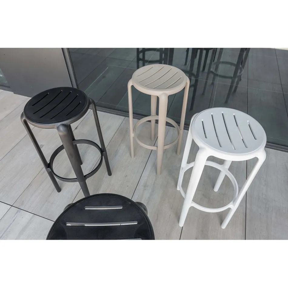 Tabouret en polypropylène renforcé de fibre de verre de différentes couleurs - Neev Viadurini