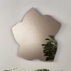 Miroir en forme de feuille, disponible en deux tailles et couleurs, fabriqué en Italie - Levian Viadurini