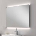 Miroir de salle de bain avec design moderne Luminaire LED avec bords satin Veva