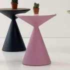 Table basse d'extérieur en polyéthylène coloré avec compartiment interne - Aigu Viadurini
