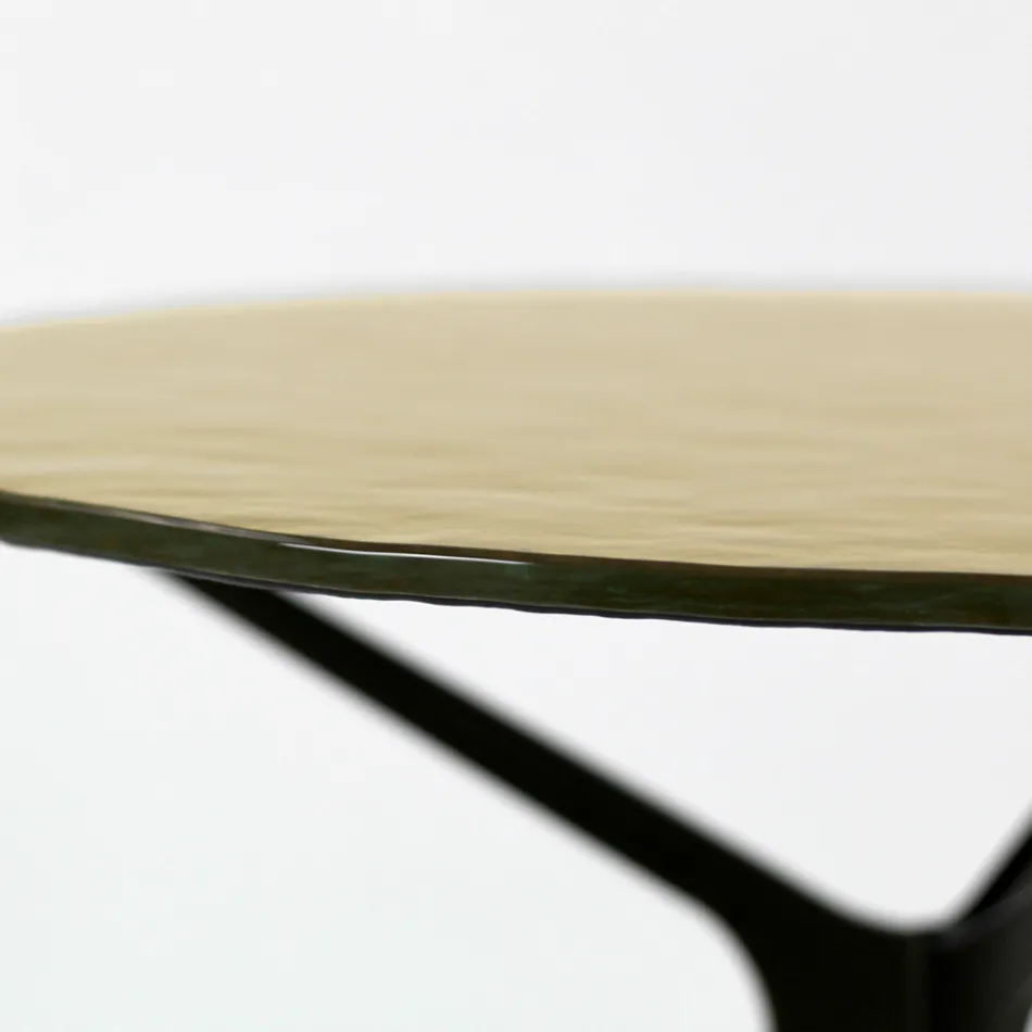 Table basse avec plateau rond en verre et 3 pieds fabriquée en Italie - Siste Viadurini