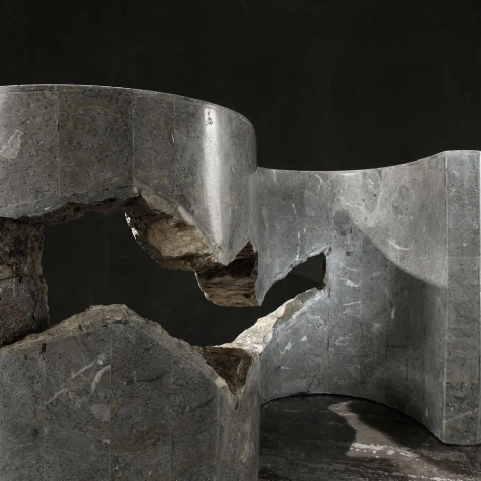 Table basse en verre trempé avec base en pierre fossile - Jordanie Viadurini