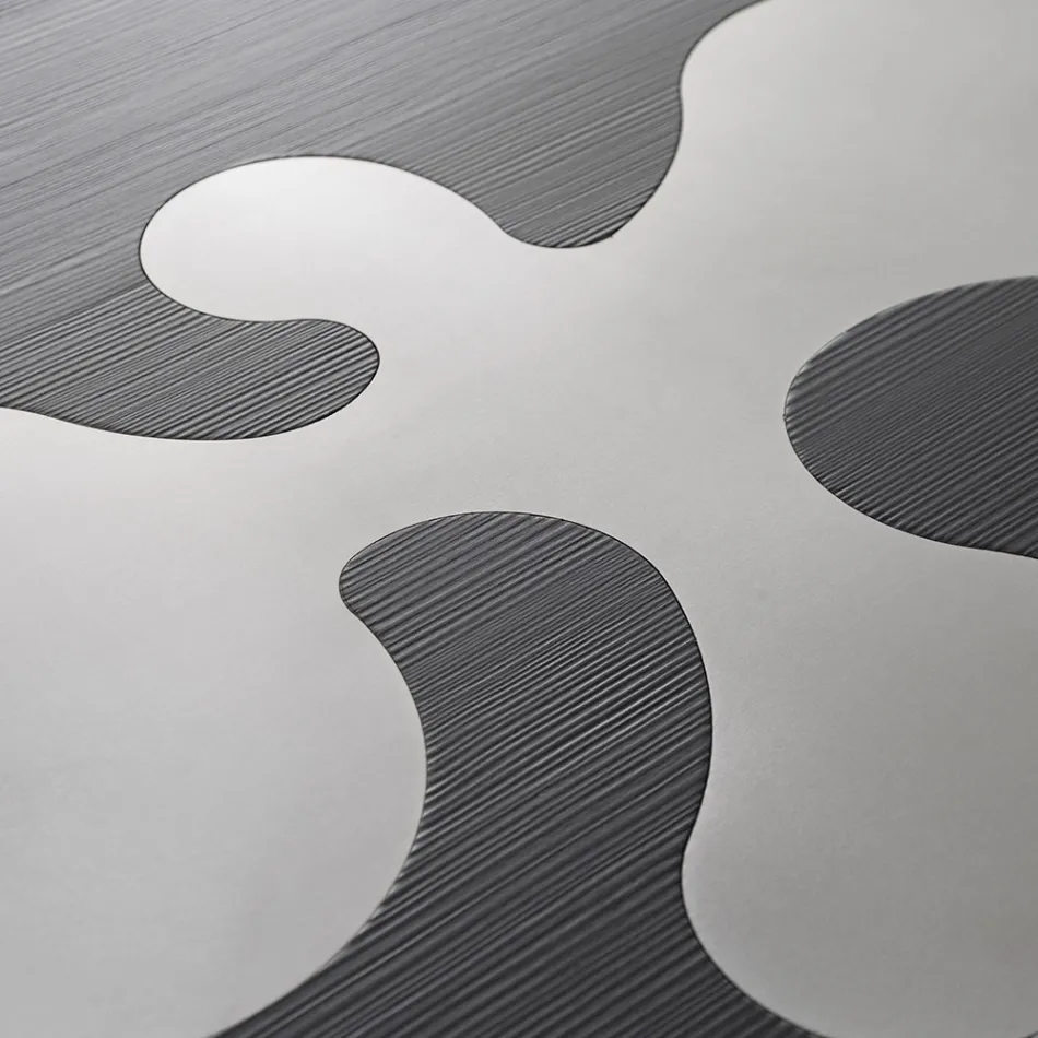 Table basse en mélèze laqué noir avec incrustations en acier inoxydable satiné - Vergine Viadurini