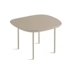 Table basse en MDF profilée, disponible en deux tailles et plusieurs couleurs - Navis Viadurini