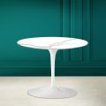 Table basse Tulip Eero Saarinen H 41 en céramique Calacatta Michelangelo - Écarlate