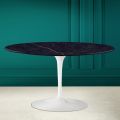 Table Basse Ovale Tulip Saarinen H 41 avec Plateau en Céramique Noir Laurent - Écarlate