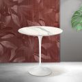 Table basse Tulipe Saarinen H 52 cm en céramique mate Florim Statuario - Écarlate