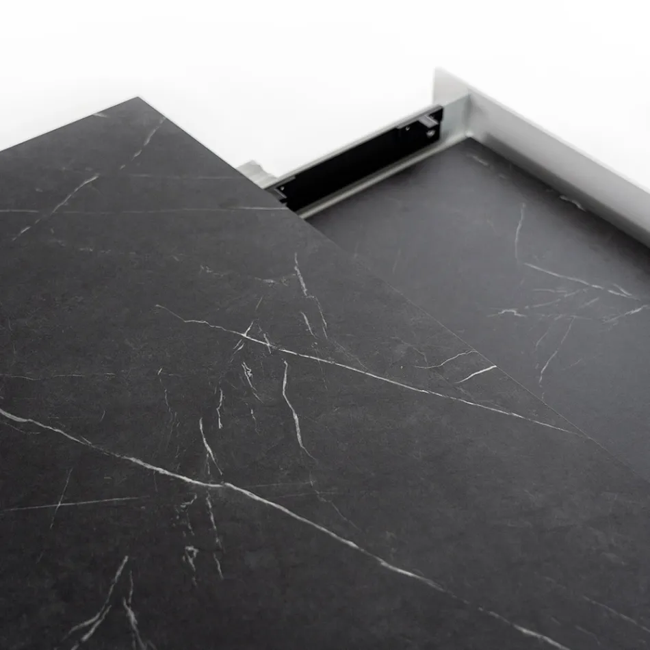 Table extensible jusqu'à 270 cm avec plateau HPL et piètement aluminium - Villongo Viadurini