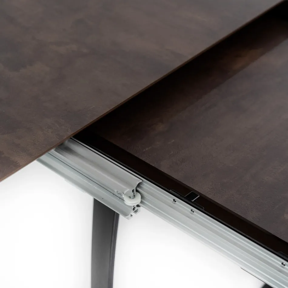 Table extensible jusqu'à 270 cm avec plateau HPL et piètement aluminium - Villongo Viadurini