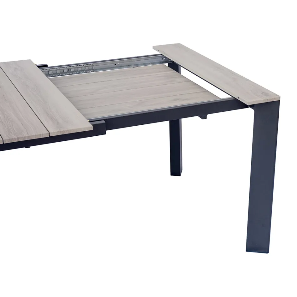 Table extensible jusqu'à 276 cm avec revêtement en aluminium effet bois - Ovara Viadurini