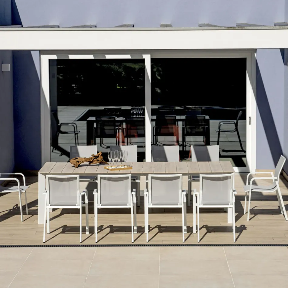 Table extensible jusqu'à 276 cm avec revêtement en aluminium effet bois - Ovara Viadurini