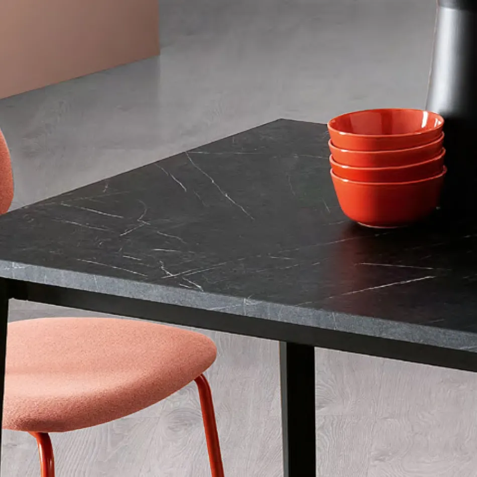 Table Extensible avec Plateau Mélamine Marbre et Pieds Anthracite - Ariel Viadurini