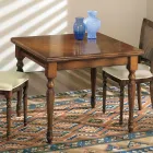 Table Extensible et 2 Chaises en Noyer Patiné Fabriquées en Italie - Biotite Viadurini