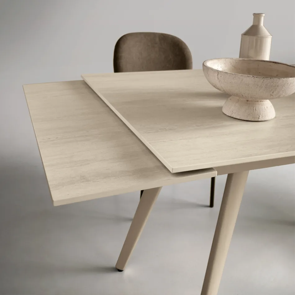 Table extensible jusqu'à 180 cm en pierre effet marbre et métal - Numa Viadurini