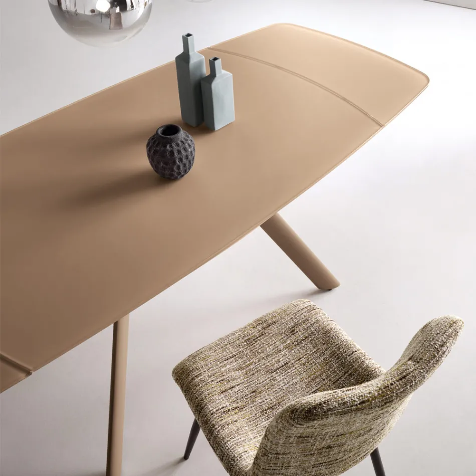 Table extensible jusqu'à 210 cm en verre et métal peint - Naxos Viadurini