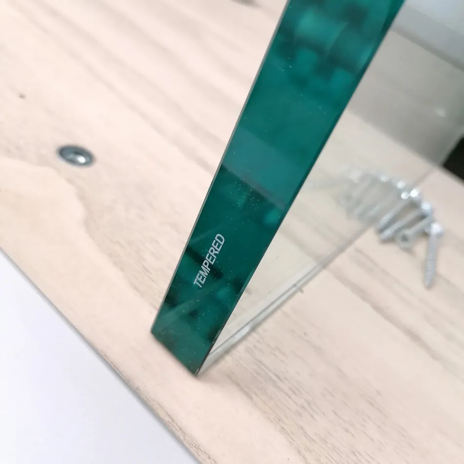 Table Extensible jusqu'à 300 cm en Bois Plaqué et Verre - Déchirure Viadurini