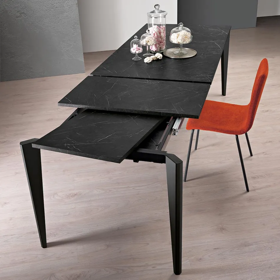 Table extensible en mélamine finition marbre noir fabriquée en Italie - Ariel Viadurini