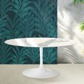 Table extensible Tulip de Saarinen, hauteur 74 cm, en céramique brillante Statuario Florim - Écarlate