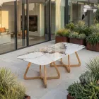 Table avec plateau en céramique et base en teck massif fabriquée en Italie - Blouse Viadurini