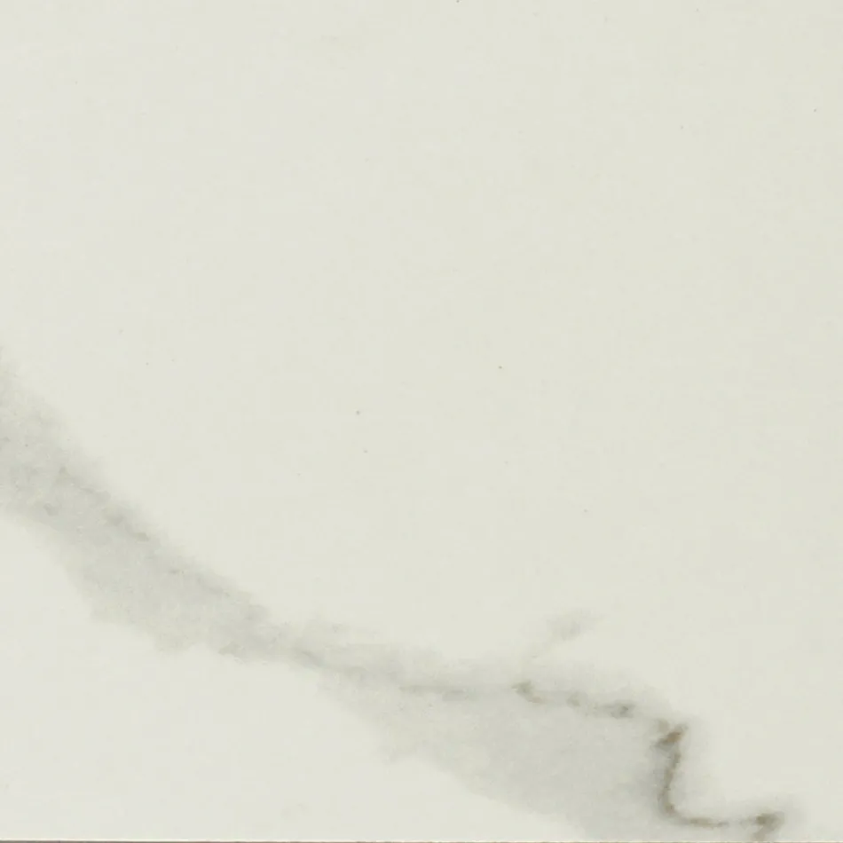 Table d'extérieur avec base en bois et plateau en céramique Calacatta Oro - Infinity Viadurini