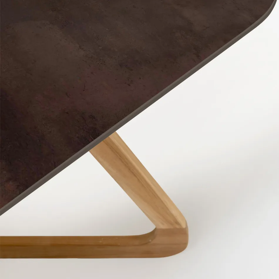 Table d'extérieur avec base en bois et plateau en céramique Corten en métal - Infinity Viadurini