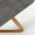 Table d'extérieur avec base en bois et plateau en céramique en pierre grise - Infinity Viadurini