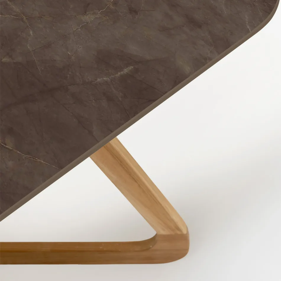 Table d'extérieur avec base en bois et plateau en céramique marron Pulpis - Infinity Viadurini