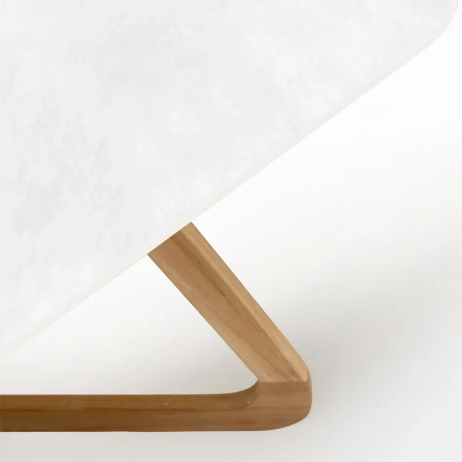 Table d'extérieur avec base en bois et plateau en céramique blanc total - Infinity Viadurini