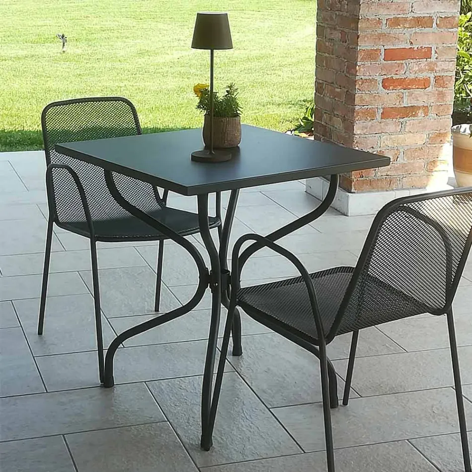 Table d'extérieur Lirion en métal peint, disponible en deux tailles, fabriquée en Italie Viadurini