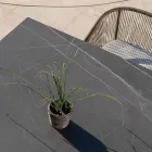 Table de jardin en teck naturel et plateau en céramique - Artes Viadurini