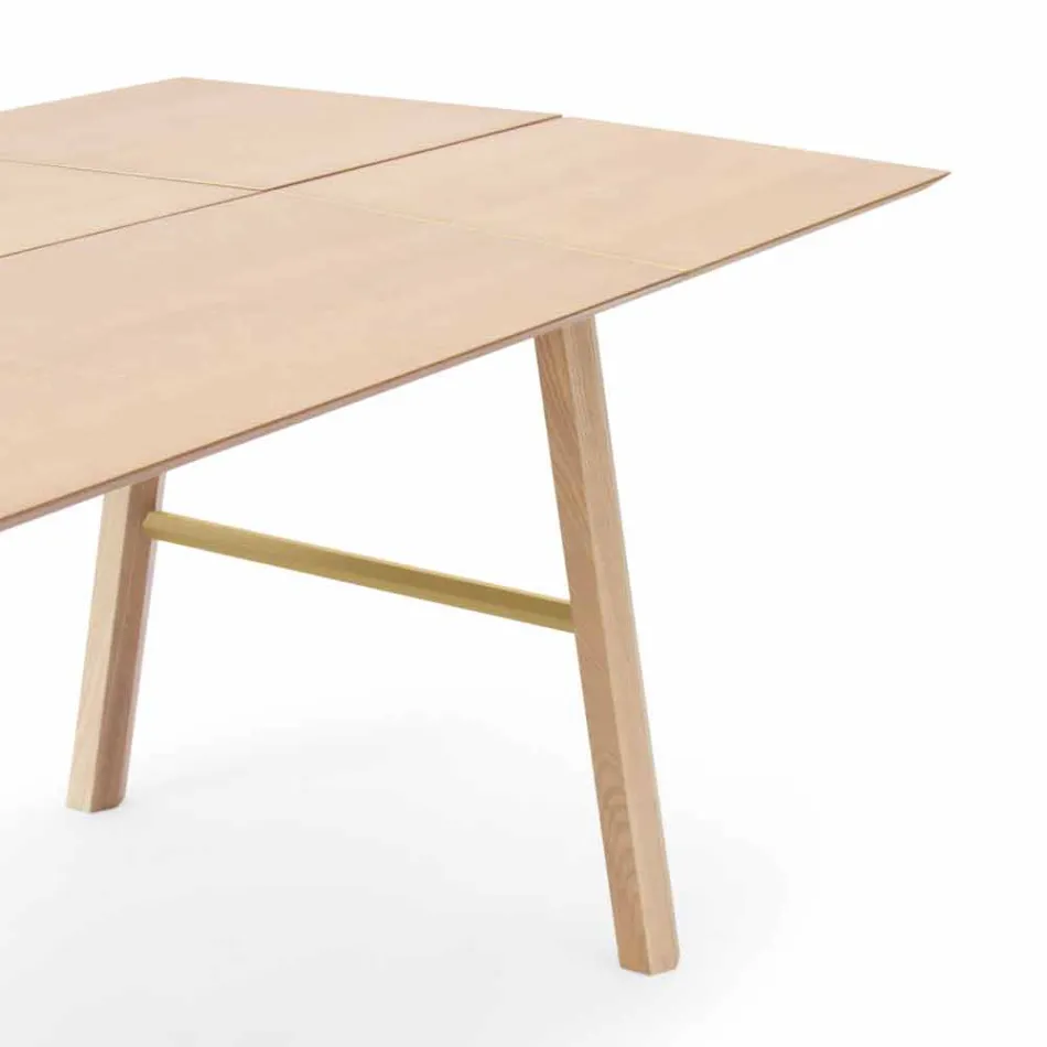 Table à manger moderne en bois de frêne avec détails noirs ou dorés - Andria Viadurini