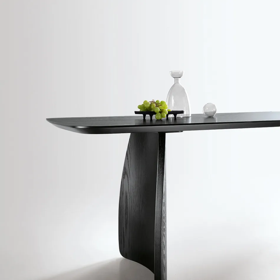 Table d'appoint effet bois avec pieds incurvés, disponible en deux tailles et différentes finitions - Argo Viadurini