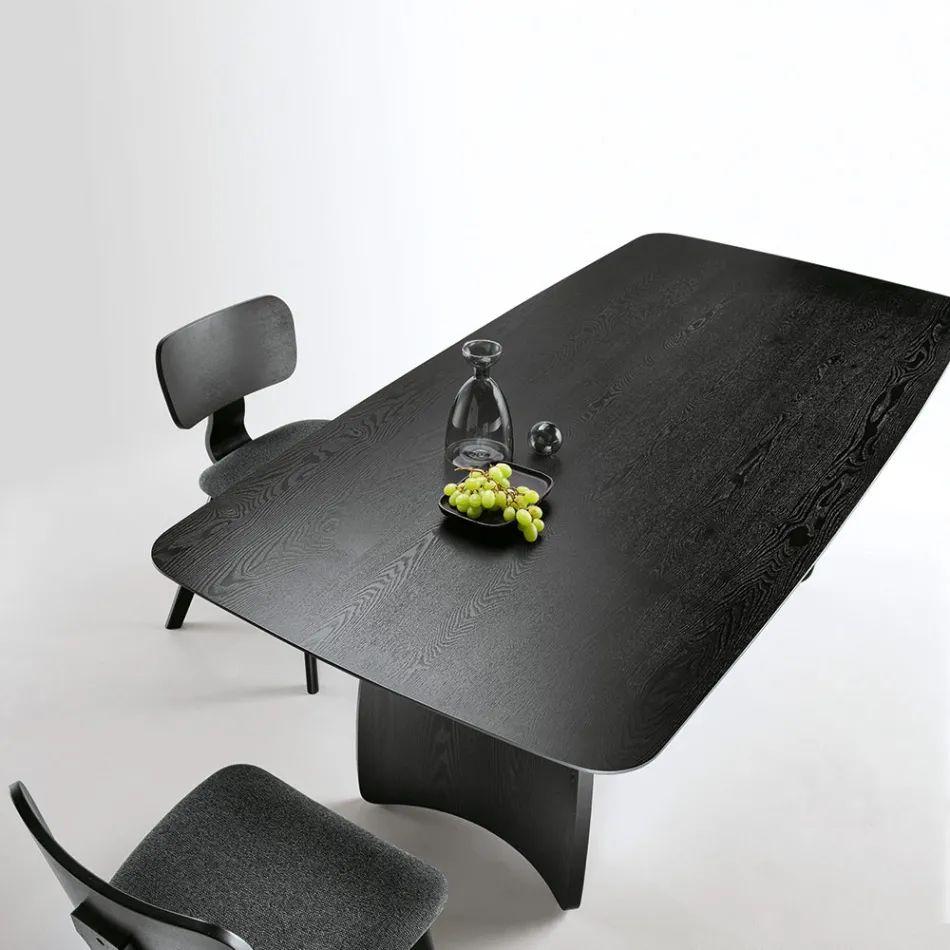 Table d'appoint effet bois avec pieds incurvés, disponible en deux tailles et différentes finitions - Argo Viadurini