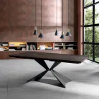 Table Fixe avec Base en Métal et Plateau en Chêne Plaqué - Marine Viadurini